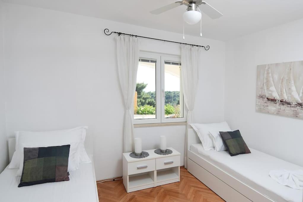 Wave N' Sea Apartment With A Private Pool 杜布罗夫尼克 外观 照片